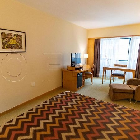 Hotel & Residencia Alphaville บารูเอรี ภายนอก รูปภาพ